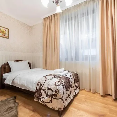 Vazov , Two Bedroom Centre * Варна