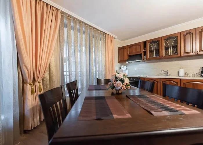 Vazov , Two Bedroom Centre شقة *